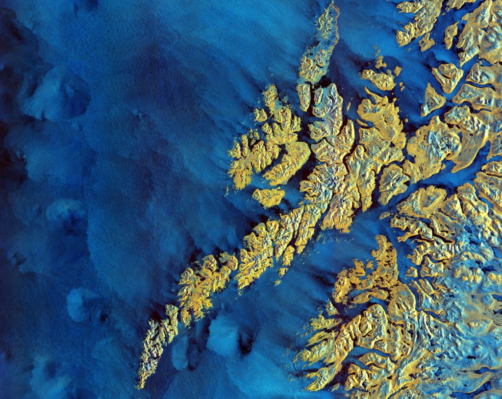 Lofoten, Norway, observed by Sentinel-1 SAR on 2020/11/24 (contains modified Copernicus Sentinel data (2020), processed by ESA)